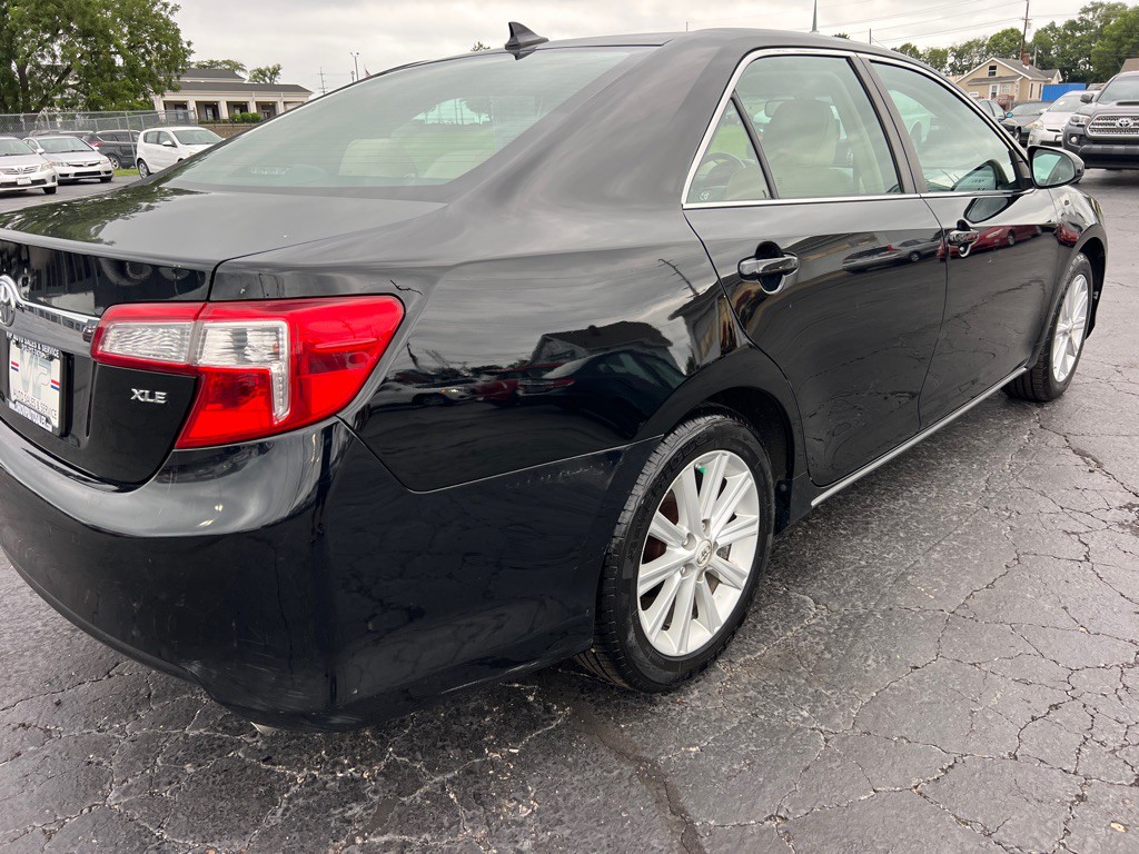 2012 Toyota Camry Image 7