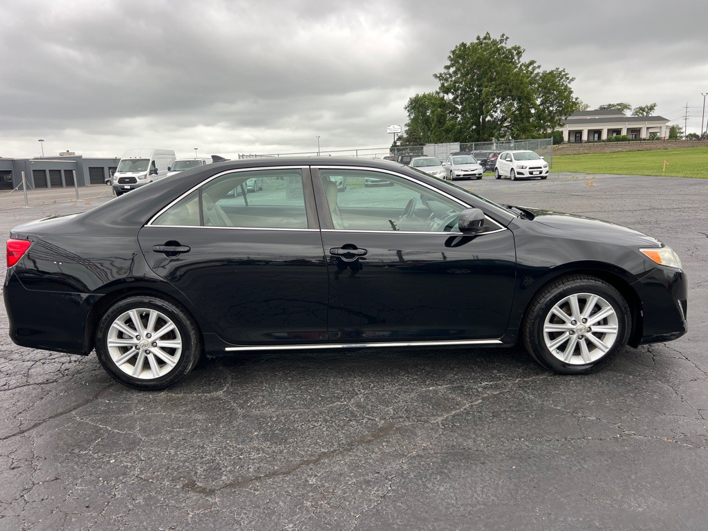 2012 Toyota Camry Image 8
