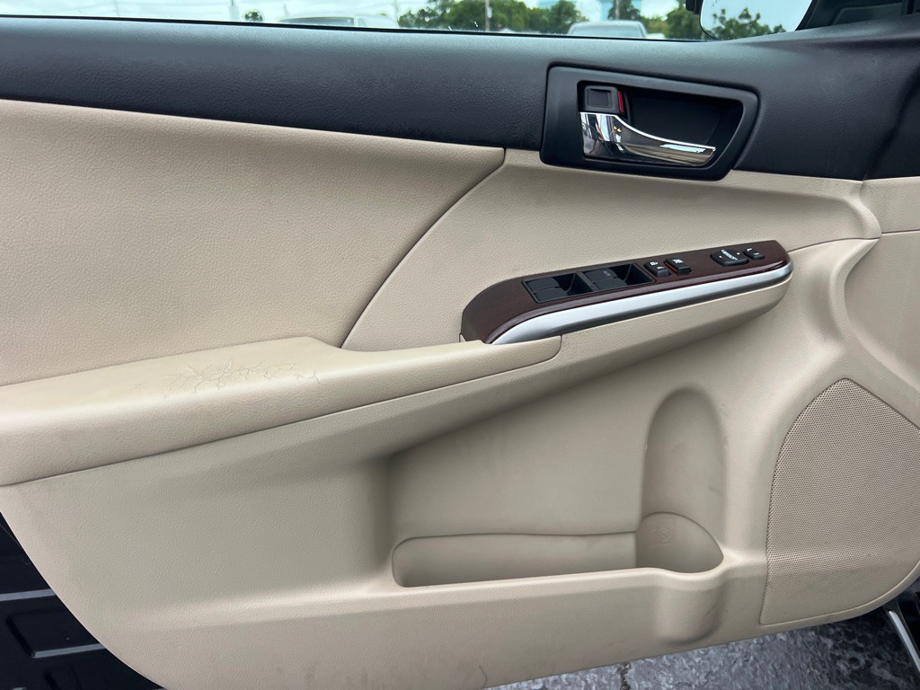 2012 Toyota Camry Image 10