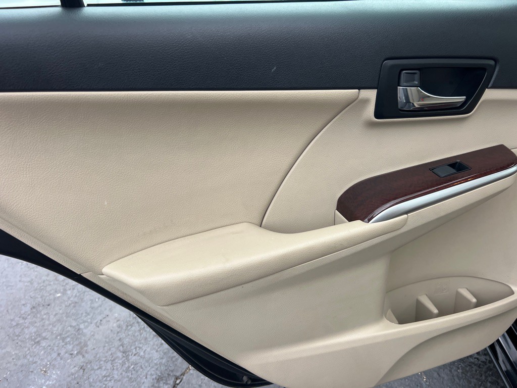 2012 Toyota Camry Image 12