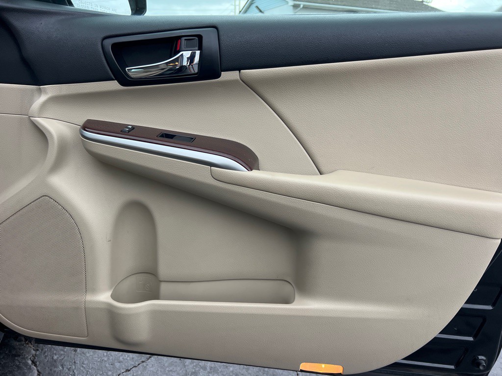 2012 Toyota Camry Image 18