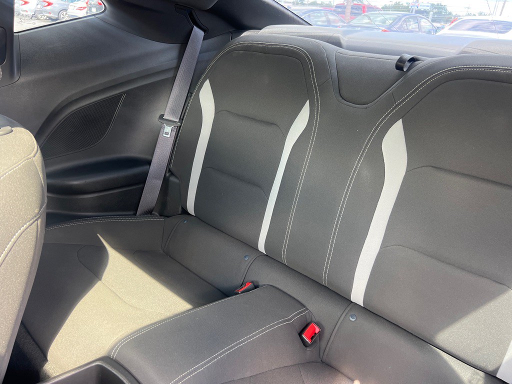 2016 Chevrolet Camaro Image 12