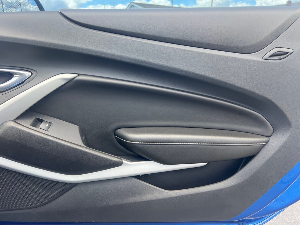 2016 Chevrolet Camaro Image 16