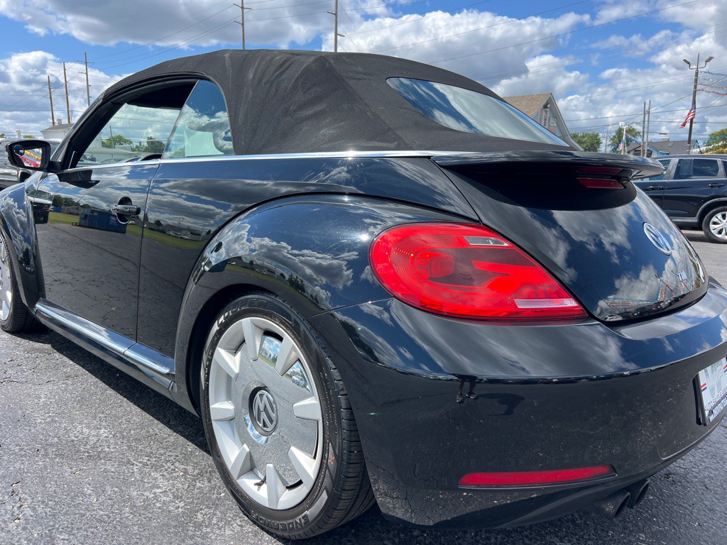 2013 Volkswagen Beetle Image 5