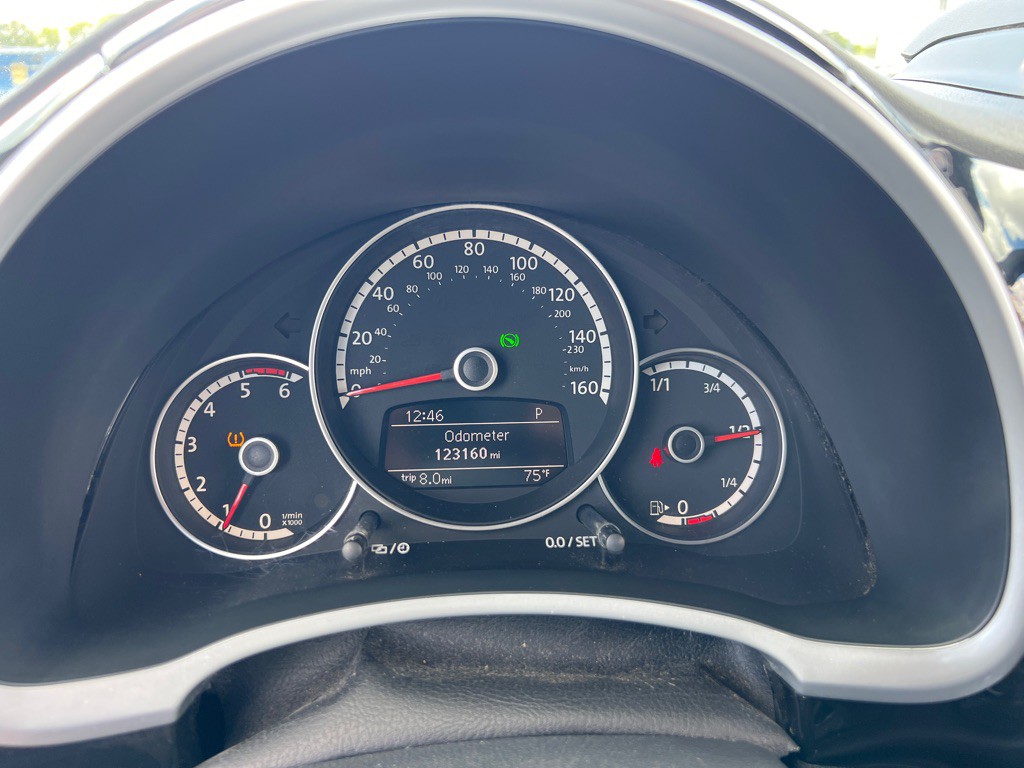 2013 Volkswagen Beetle Image 13