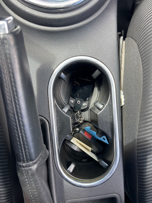 2013 Volkswagen Beetle Image 17