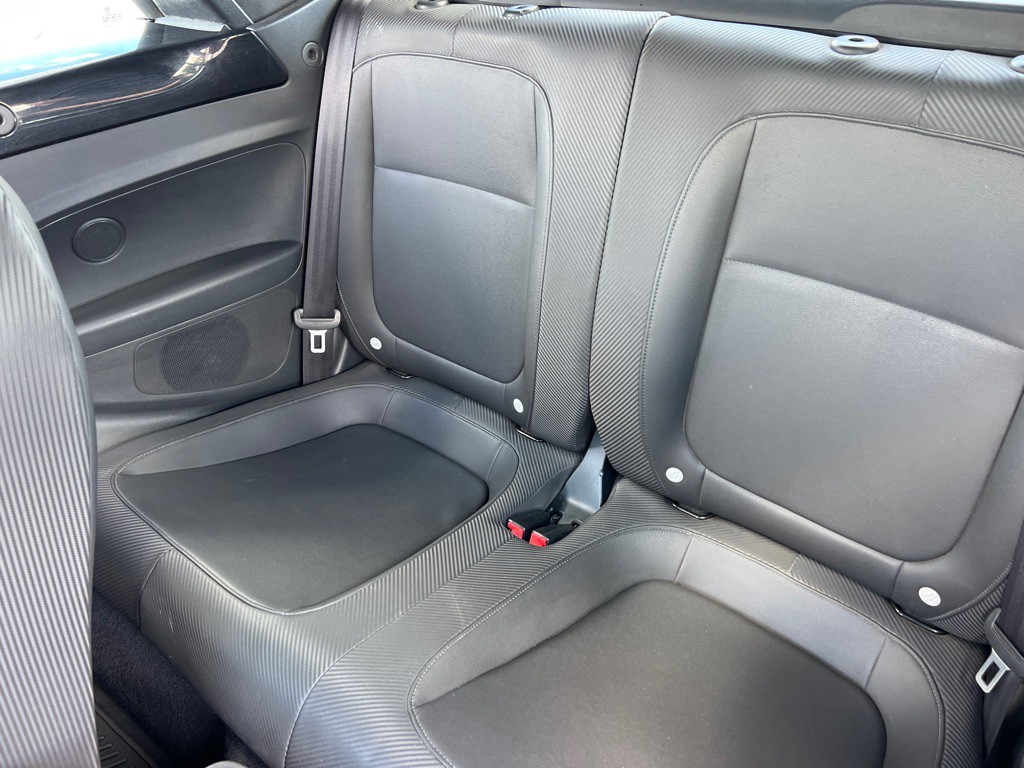 2013 Volkswagen Beetle Image 23