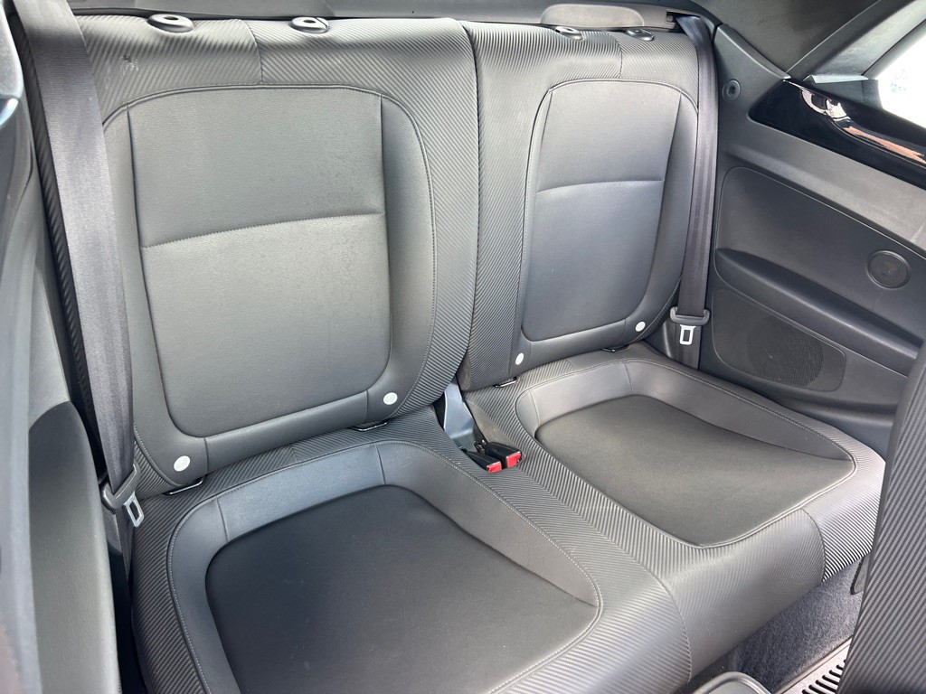 2013 Volkswagen Beetle Image 25