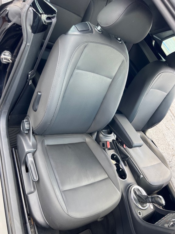 2013 Volkswagen Beetle Image 29