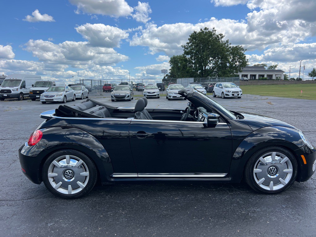 2013 Volkswagen Beetle Image 36