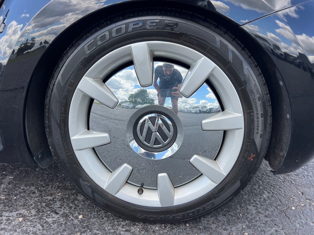 2013 Volkswagen Beetle Image 38