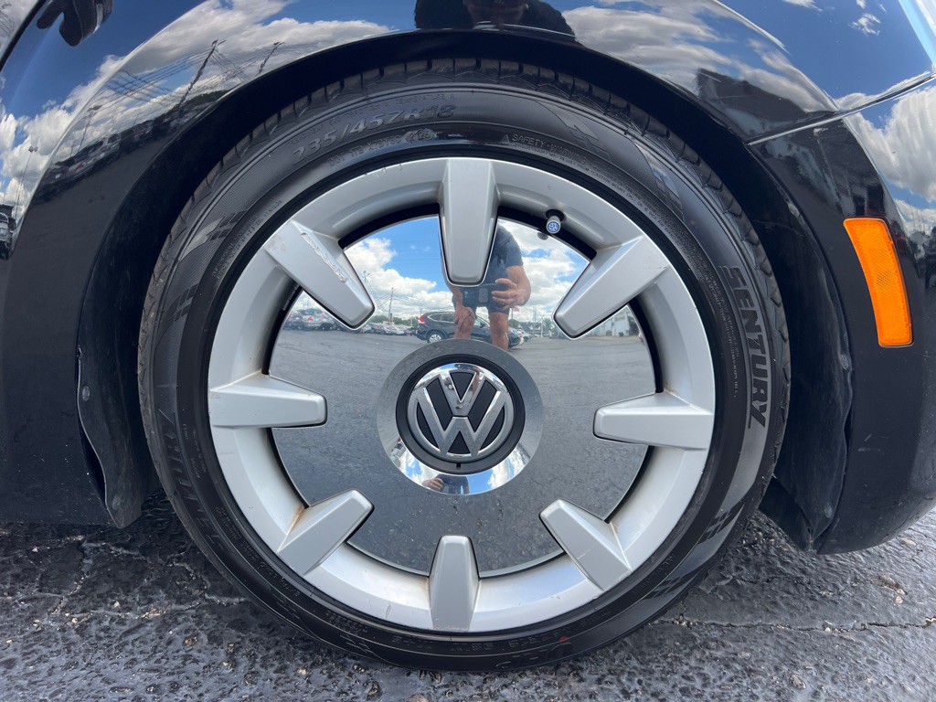2013 Volkswagen Beetle Image 40