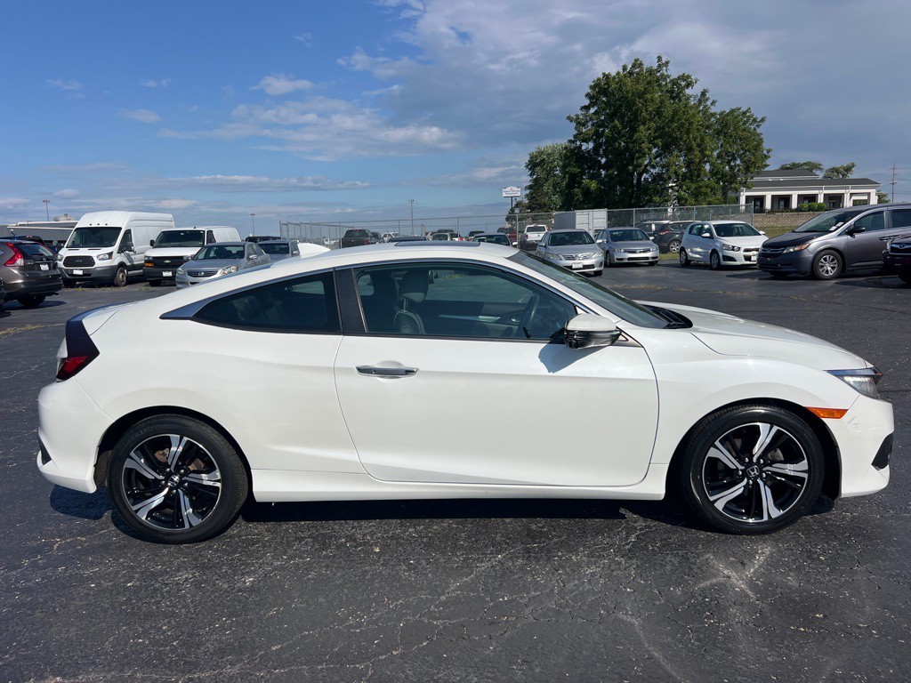 2017 Honda Civic Image 8