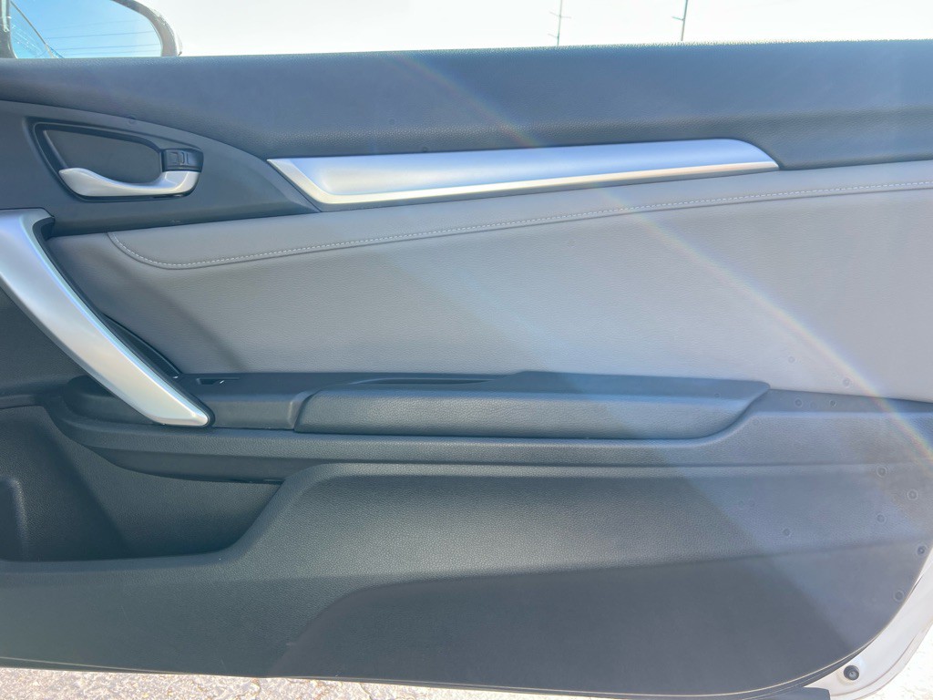 2017 Honda Civic Image 17