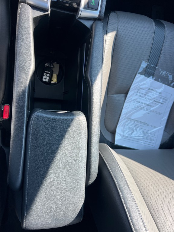 2017 Honda Civic Image 32