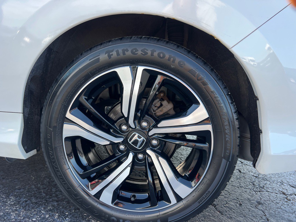 2017 Honda Civic Image 36