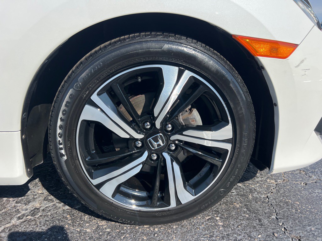 2017 Honda Civic Image 38