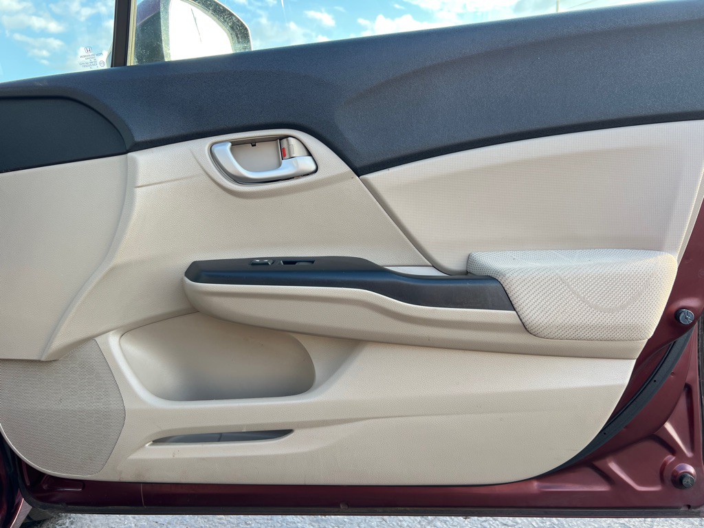 2012 Honda Civic Image 17