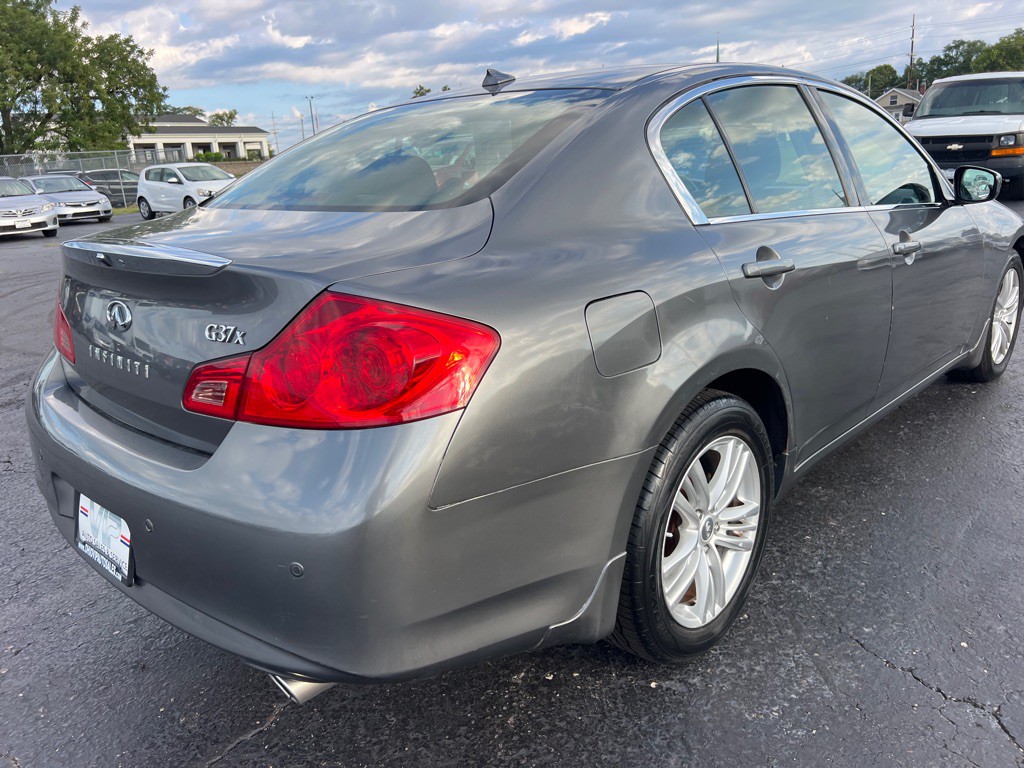 2012 INFINITI G37 Image 7