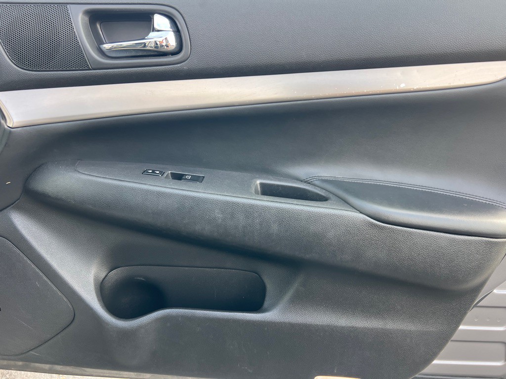 2012 INFINITI G37 Image 18