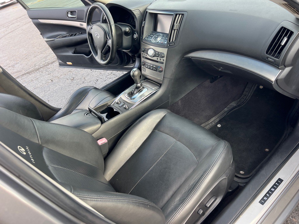 2012 INFINITI G37 Image 19
