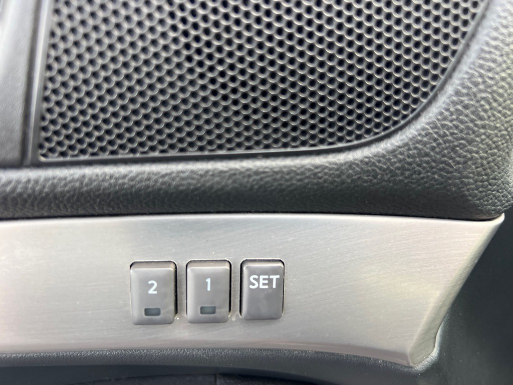 2012 INFINITI G37 Image 25