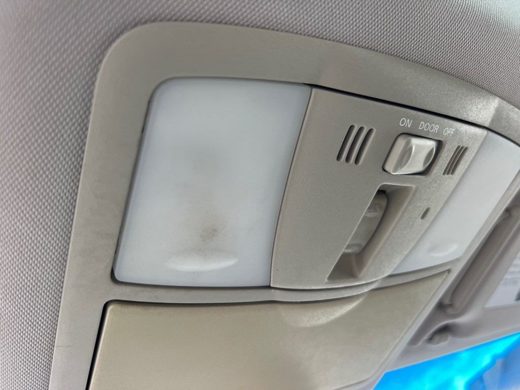 2012 INFINITI G37 Image 37