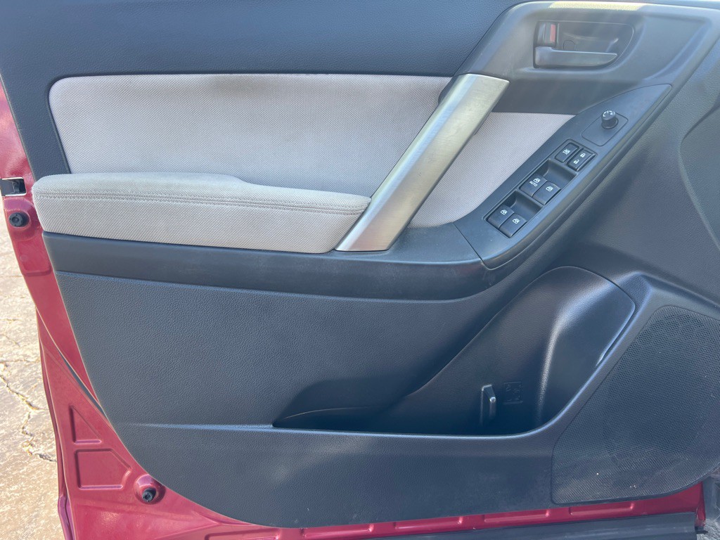 2014 Subaru Forester Image 10