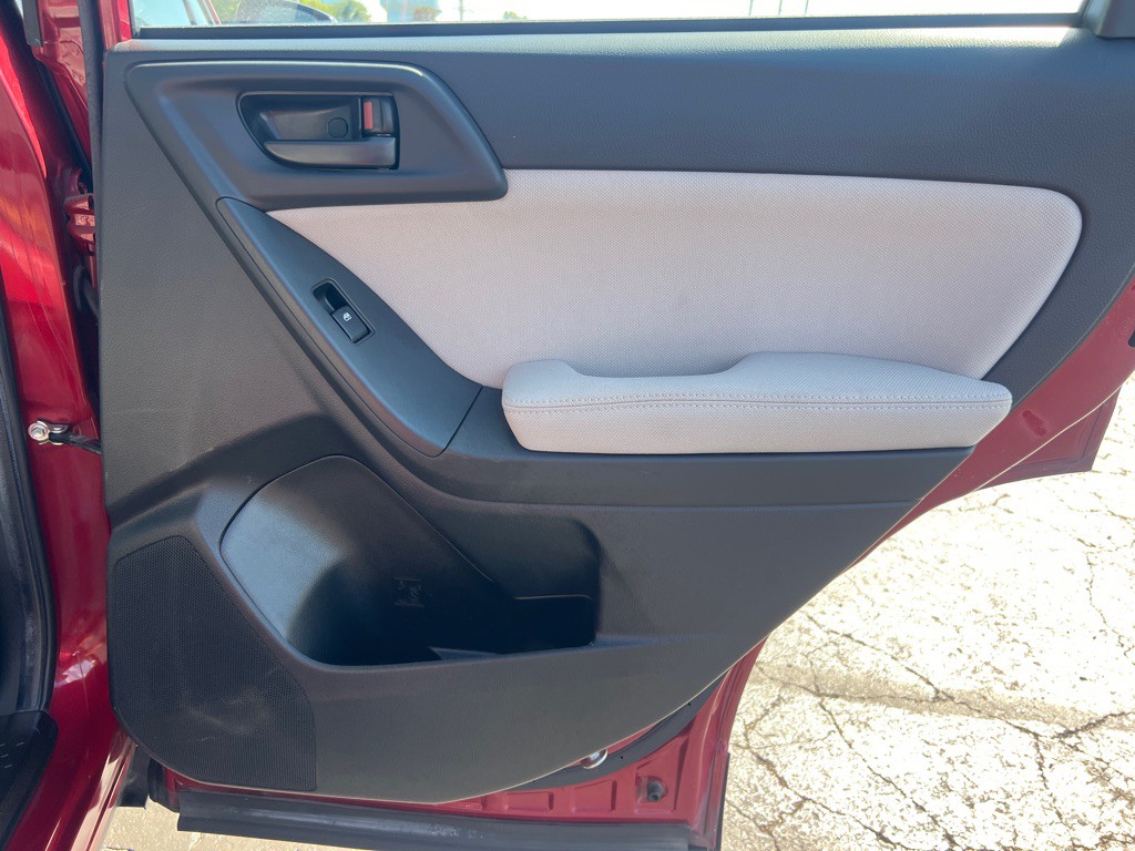 2014 Subaru Forester Image 14