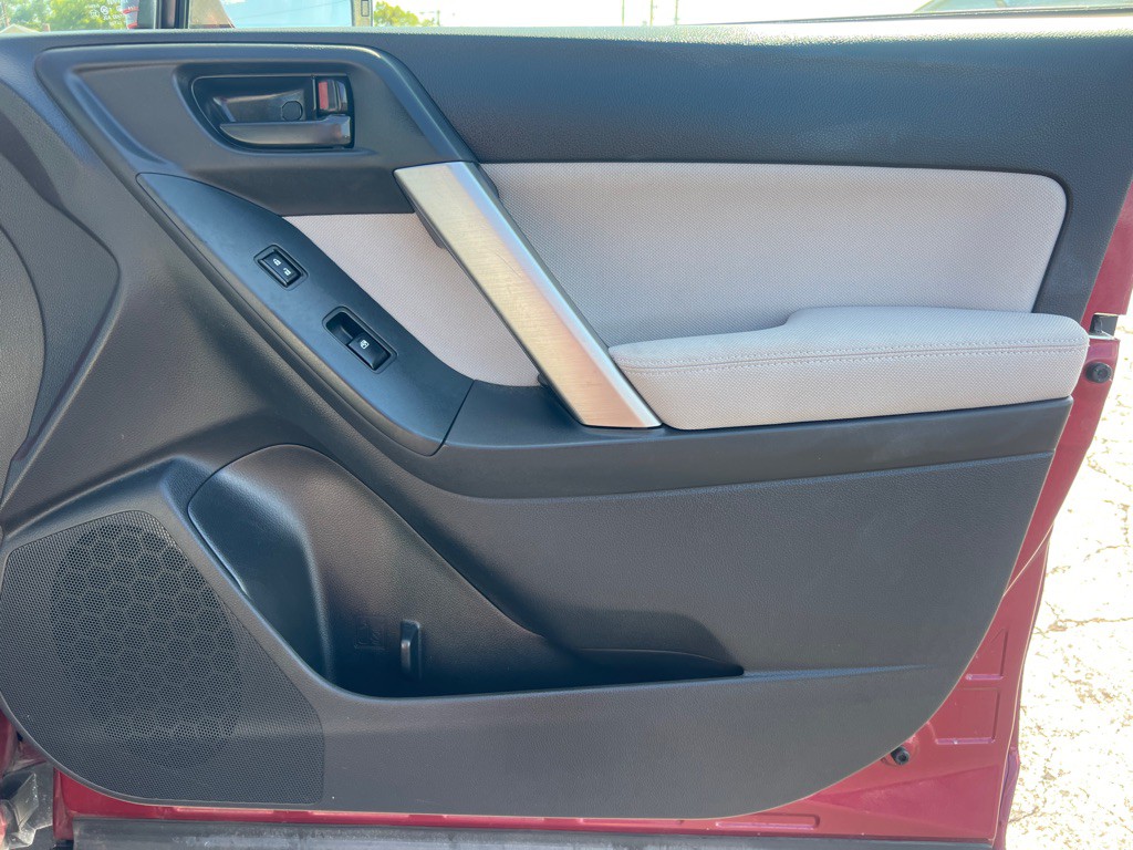 2014 Subaru Forester Image 17