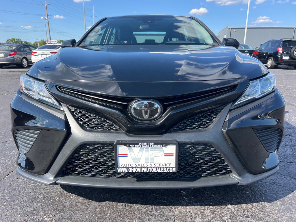 2019 Toyota Camry Image 2