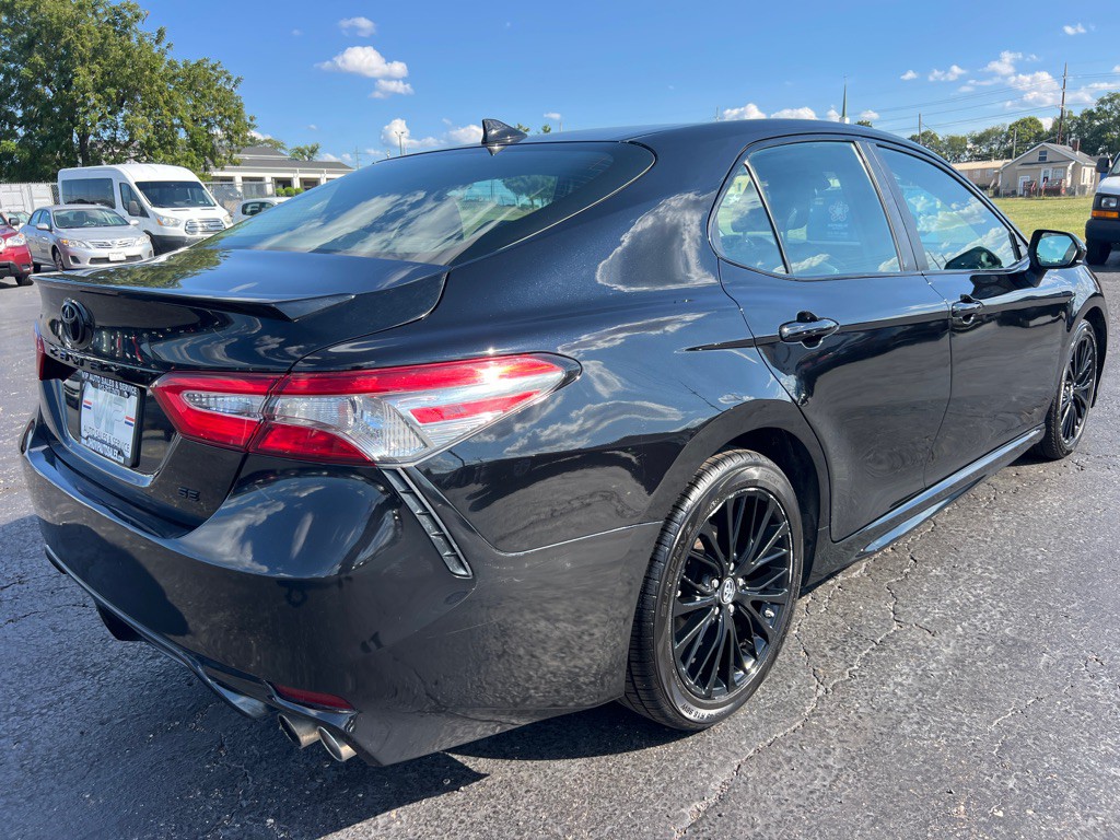 2019 Toyota Camry Image 7