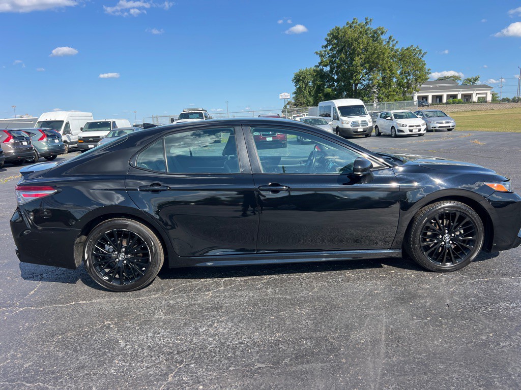 2019 Toyota Camry Image 8