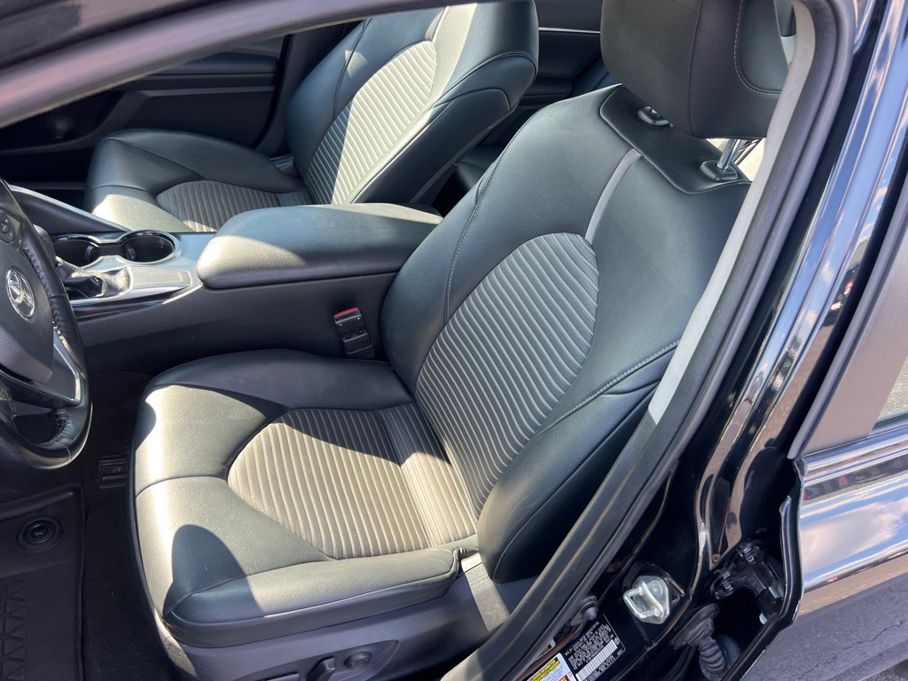 2019 Toyota Camry Image 11