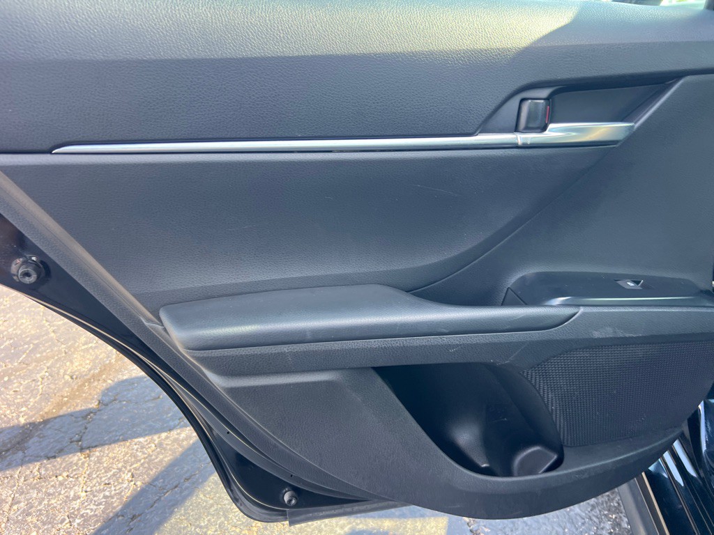 2019 Toyota Camry Image 12