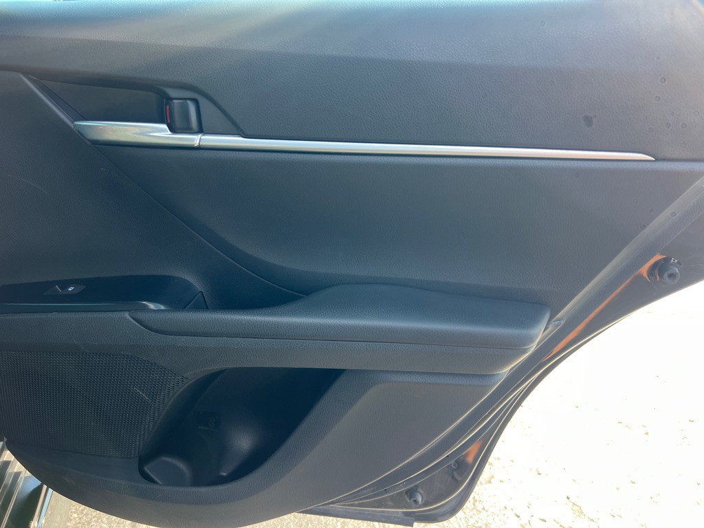 2019 Toyota Camry Image 14