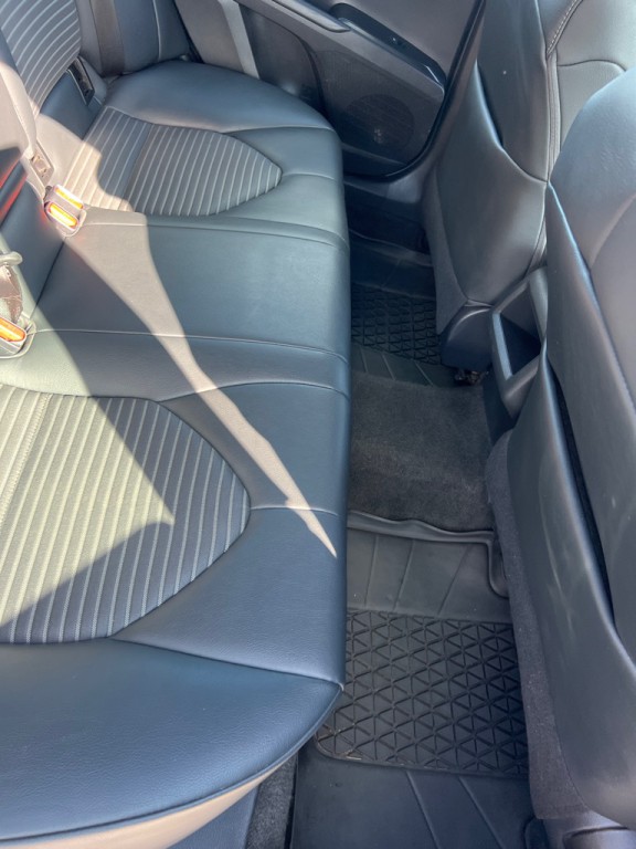 2019 Toyota Camry Image 16