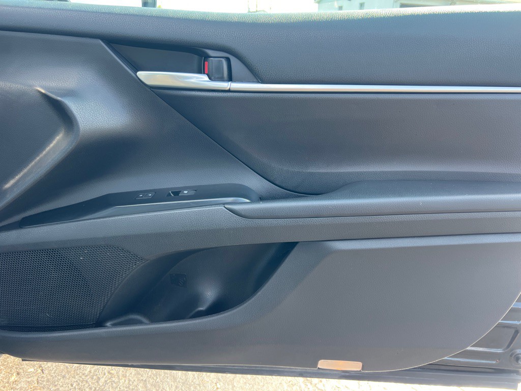 2019 Toyota Camry Image 18