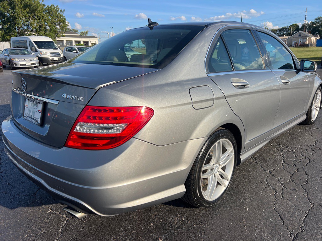 2013 Mercedes-Benz C-Class Image 2