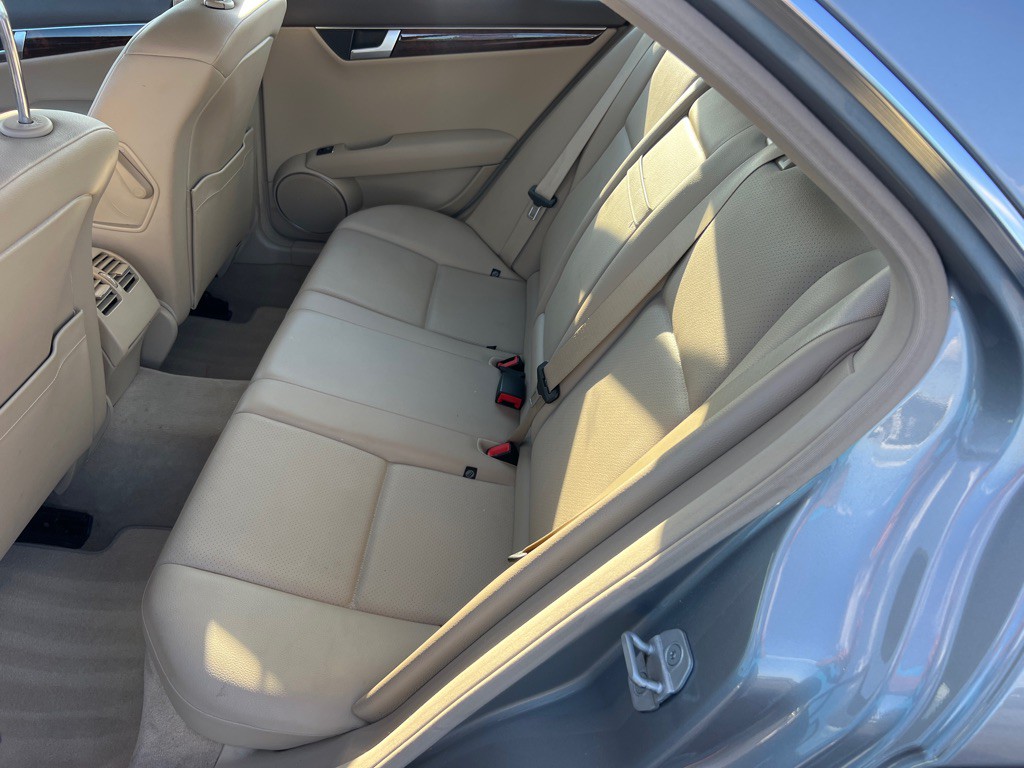 2013 Mercedes-Benz C-Class Image 8