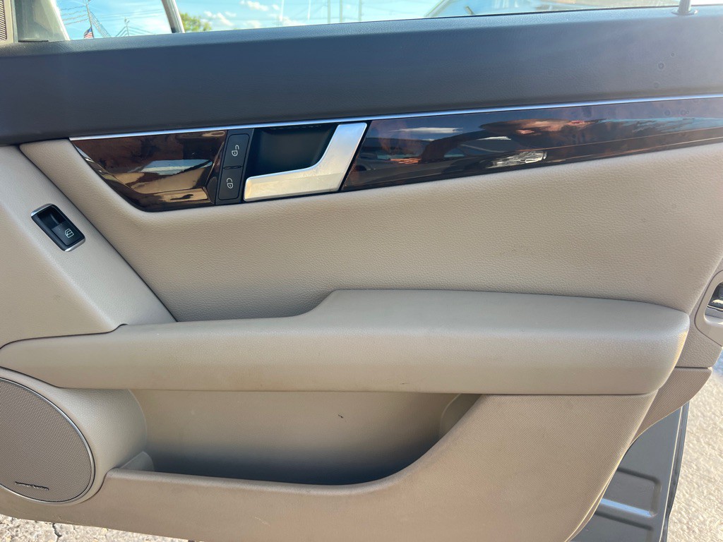 2013 Mercedes-Benz C-Class Image 13