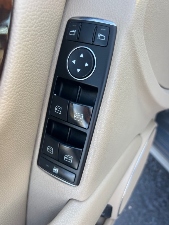 2013 Mercedes-Benz C-Class Image 19