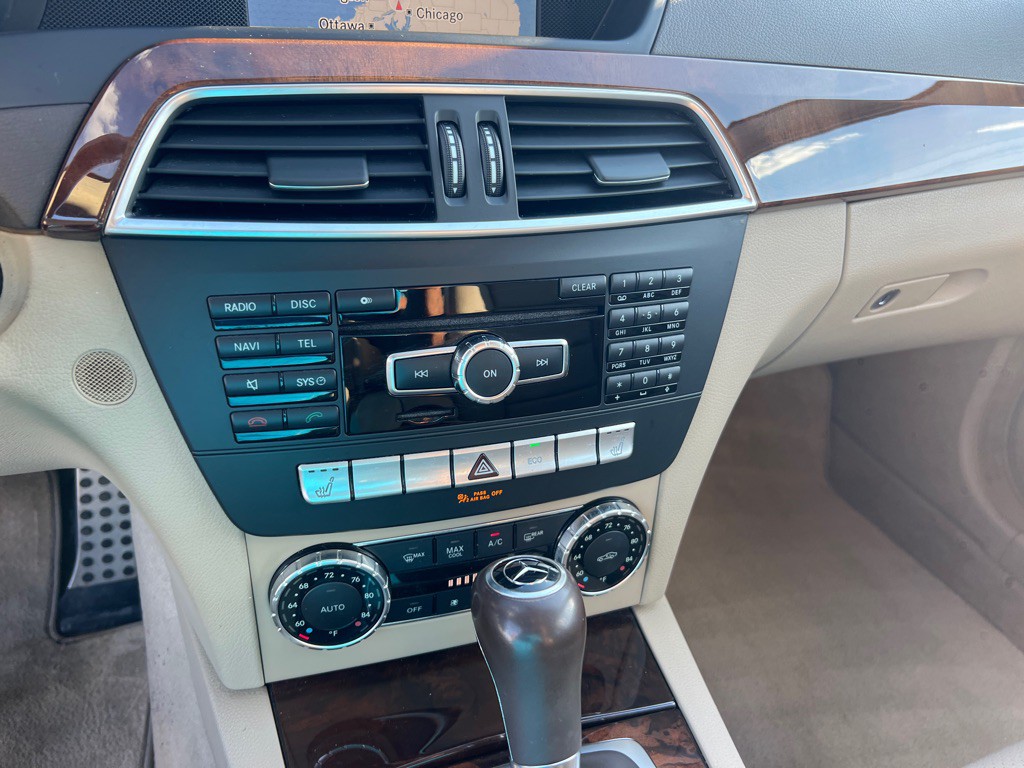 2013 Mercedes-Benz C-Class Image 25