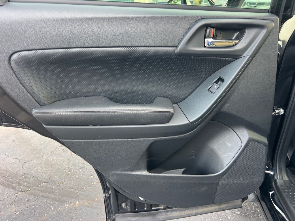 2018 Subaru Forester Image 12