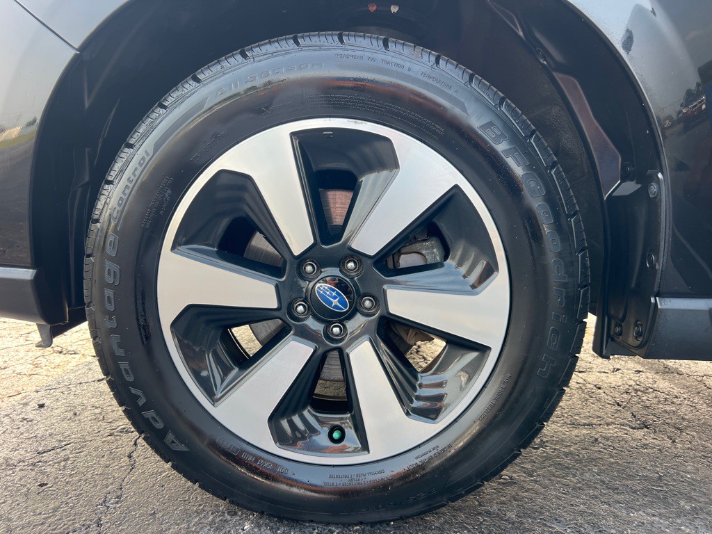 2018 Subaru Forester Image 40