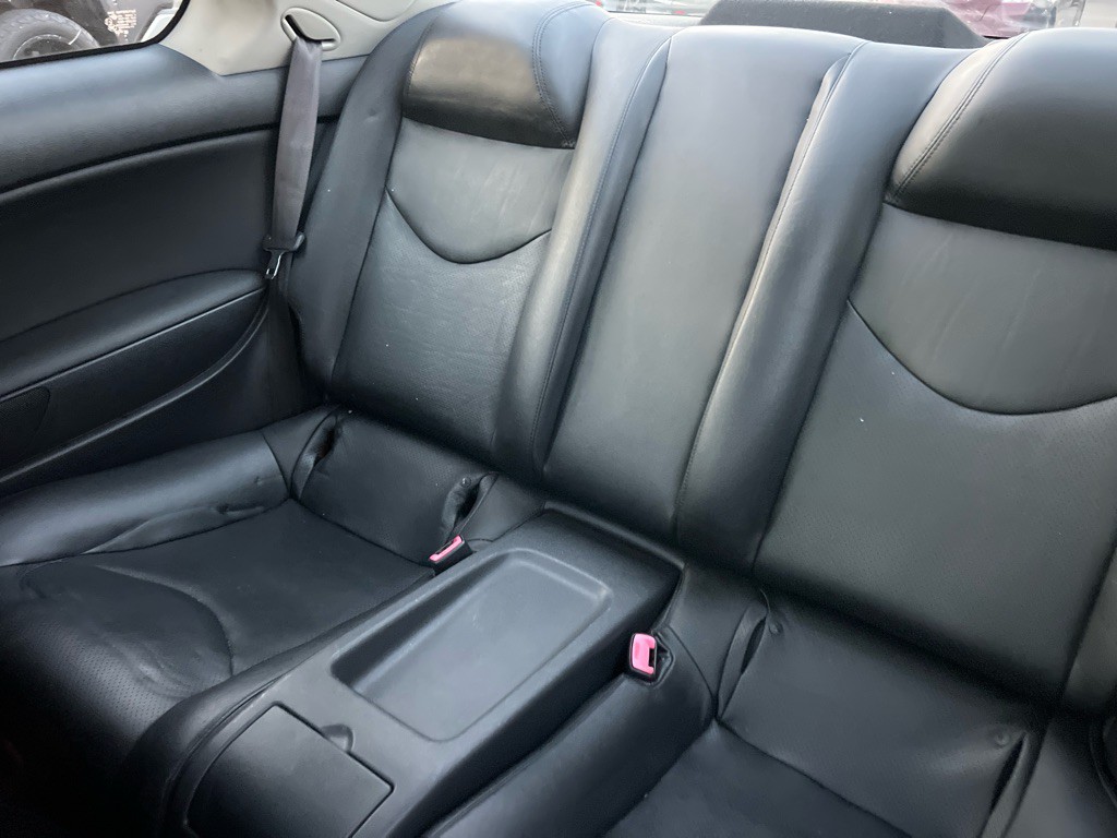 2011 INFINITI G37 Image 12