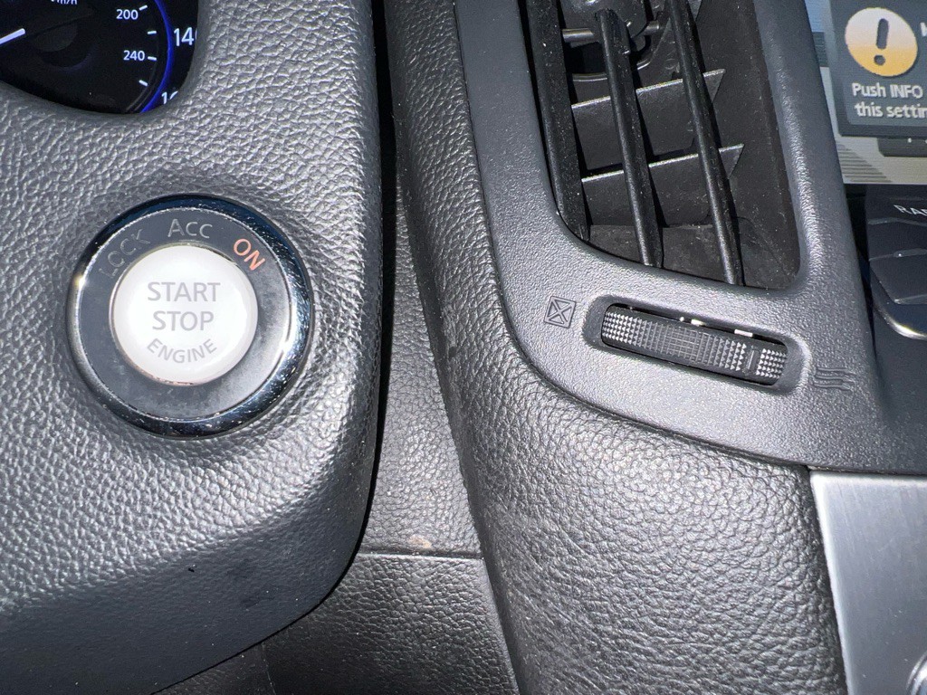 2011 INFINITI G37 Image 29