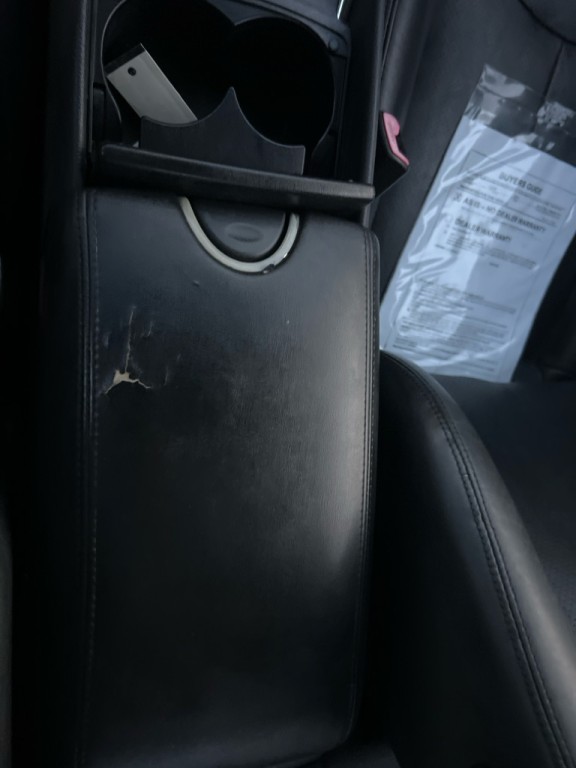 2011 INFINITI G37 Image 32