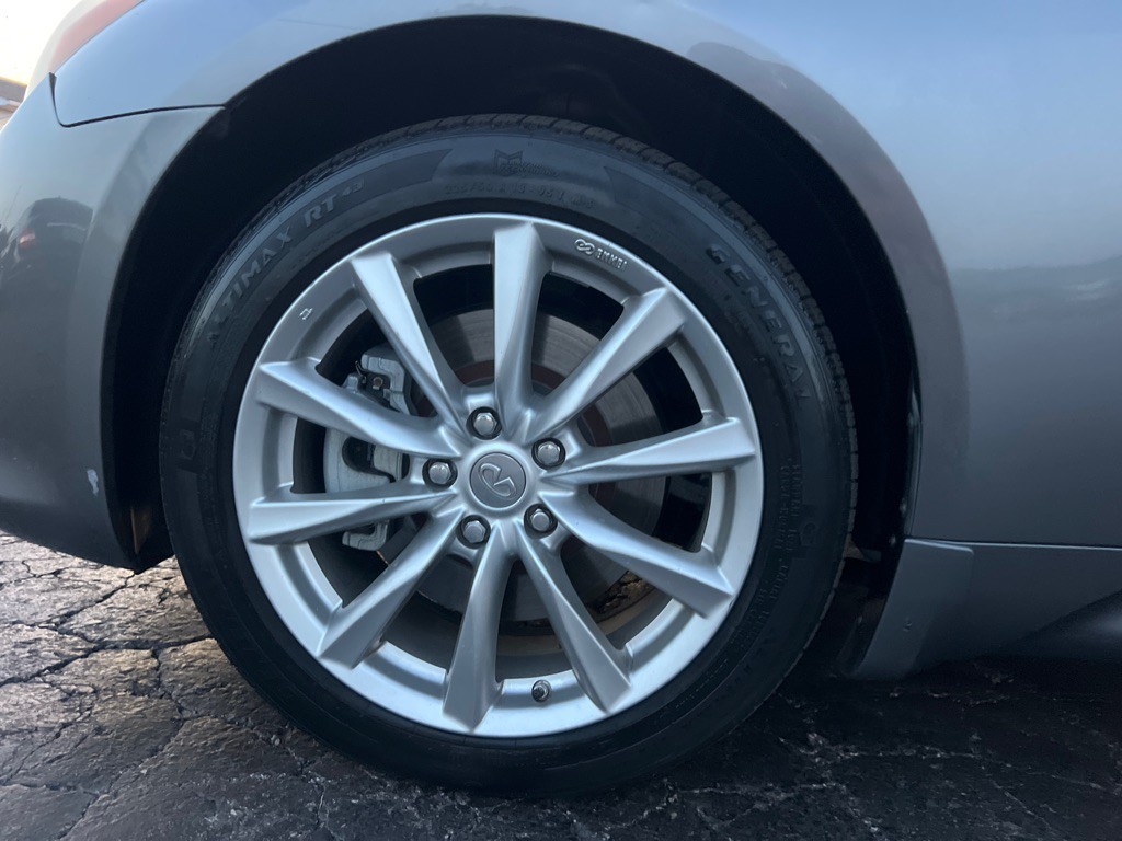 2011 INFINITI G37 Image 35