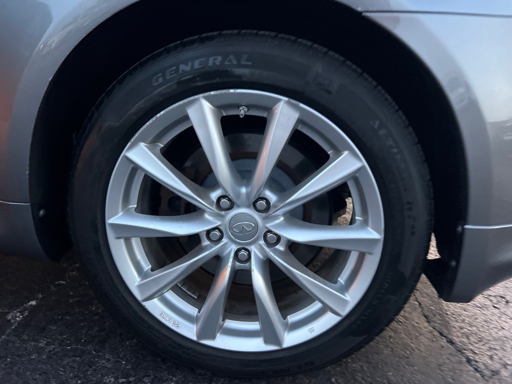 2011 INFINITI G37 Image 36